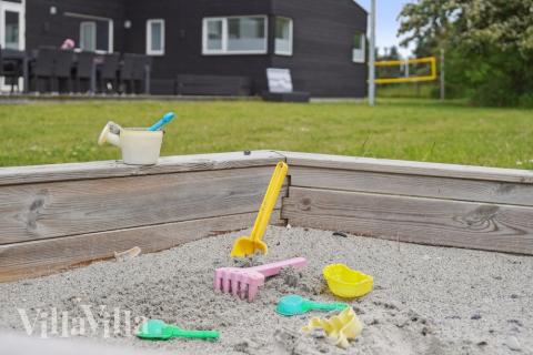 Ud over de mange timer, man kan bruge i husets pool-afdeling, så byder luksushus 642 også på mange udendørs aktiviteter