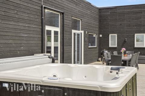 Luksushus nr. 642 byder bl.a. på et dejligt spabad
