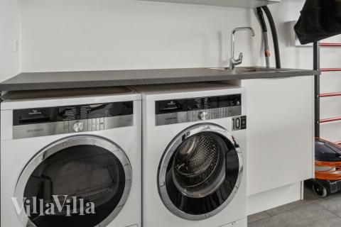 Den rummelige entre i luksushus nr. 642 i Lolland/Falster/Møn