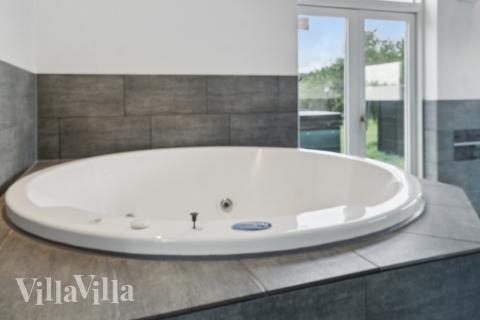 Nyd varmen i spaen i luksushus nr. 642 i Lolland/Falster/Møn