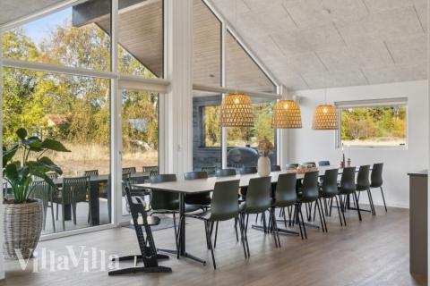 Det store lyse opholdrum i luksushus nr. 646 til 18.