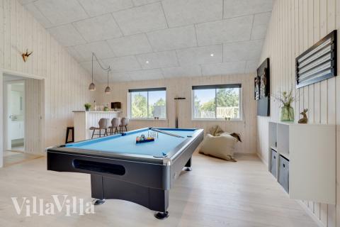 Luksushus 802 til 16 personer byder på et stort aktivitetsrum med bl.a. billard og dart