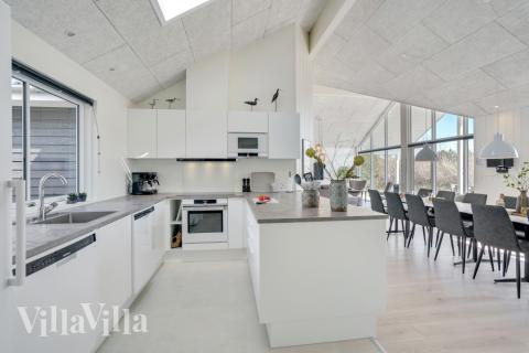 Køkkenet i luksushus nr. 802 er godt indrettet.