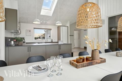 Opholdsrum med plads til 16 i luksushus nr. 818.