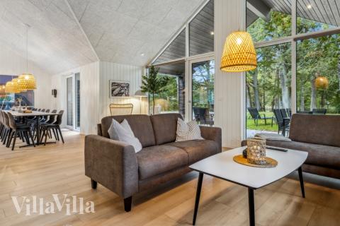 Sofaen i luksushus 826 i Østjylland indbyder til brætspil eller at se en film sammen.