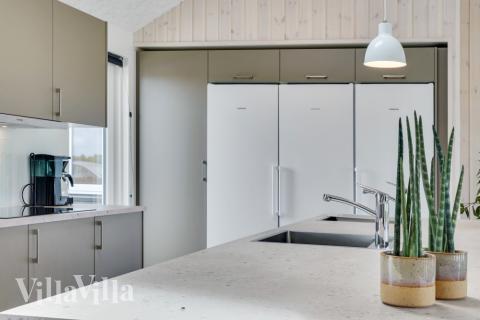 Køkkenet i luksushus nr. 830 er godt indrettet.