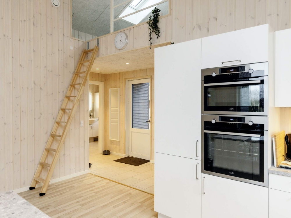 Velindrettet køkken i luksushus nr. 650 i Lolland/Falster/Møn.
