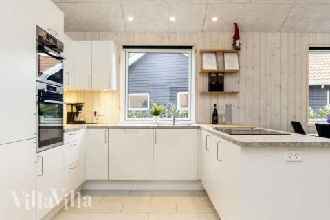 Køkkenet i luksushus nr. 650 er godt indrettet.