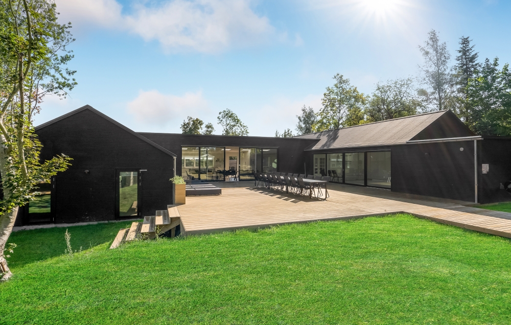 Stor terrasse ved luksushus nr. 674 i Nordsjælland.
