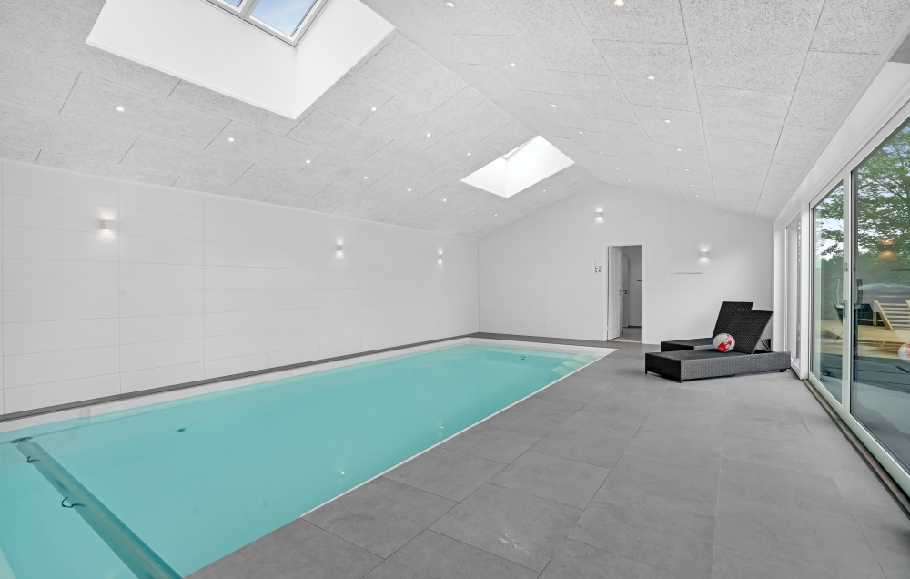 Den lækre pool i luksushuse nr. 674 til 26 personer