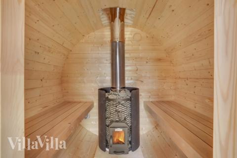 Nyd varmen i saunaen i luksushus nr. 674 til 26 personer