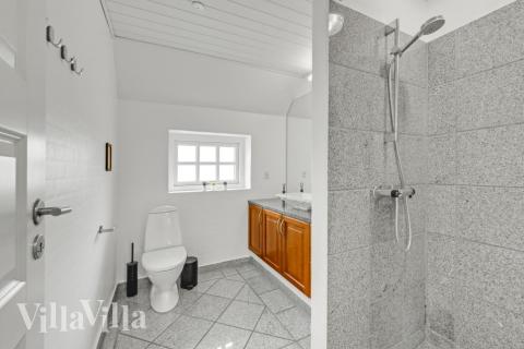 Ét af badeværelserne i luksushus nr. 677