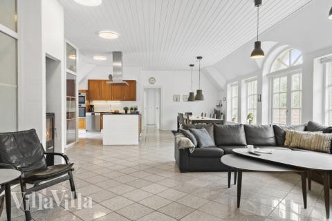 Sofahjørnet i luksushus 677 i Vestjylland.