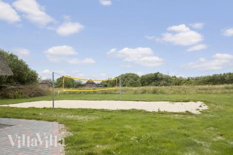 Ud over de mange timer, man kan bruge i husets pool-afdeling, så byder luksushus 677 også på mange udendørs aktiviteter