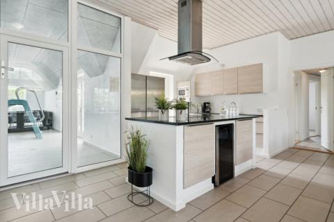 Køkkenet i luksushus nr. 678 er godt indrettet.