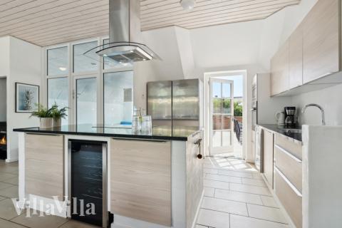 Køkkenet i luksushus nr. 678 er udstyrret, så I let kan lave mad til 16 personer.