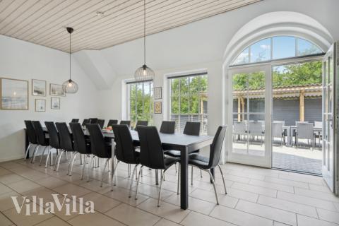 Opholdsrum med plads til 16 i luksushus nr. 678.