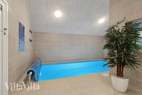 Den lækre pool i luksushuse nr. 647 til 14 personer