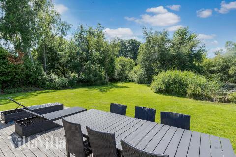 Nyd en grillaften på terrassen i luksushus nr. 681 i Nordsjælland
