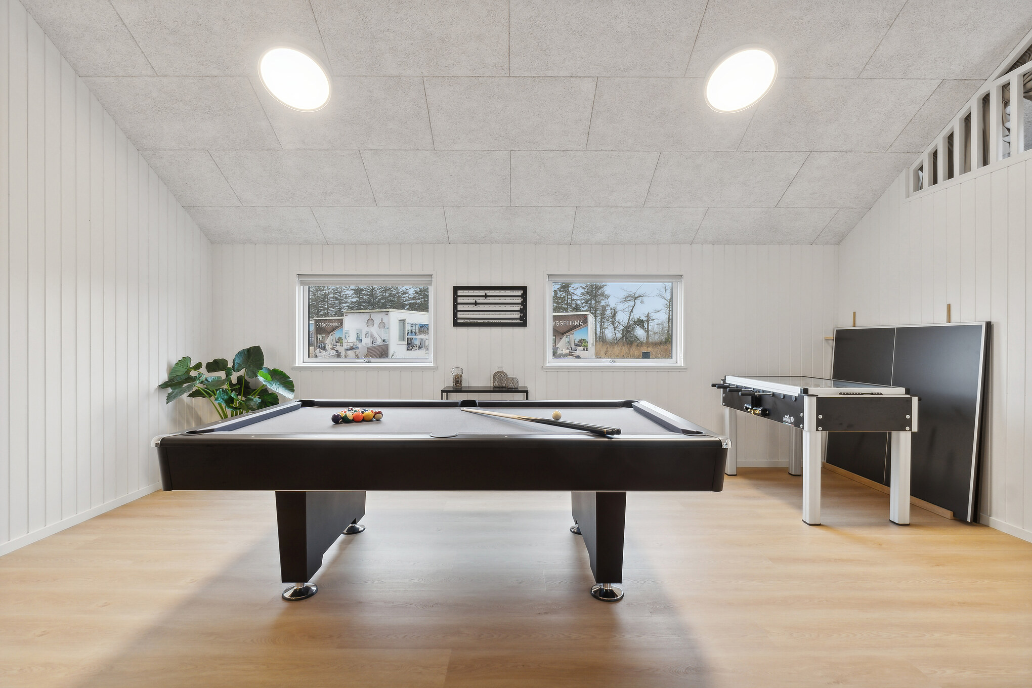 Ud over de mange timer, man kan bruge i husets pool-afdeling, så byder luksushus 630 også på billard/bordtennis og dart