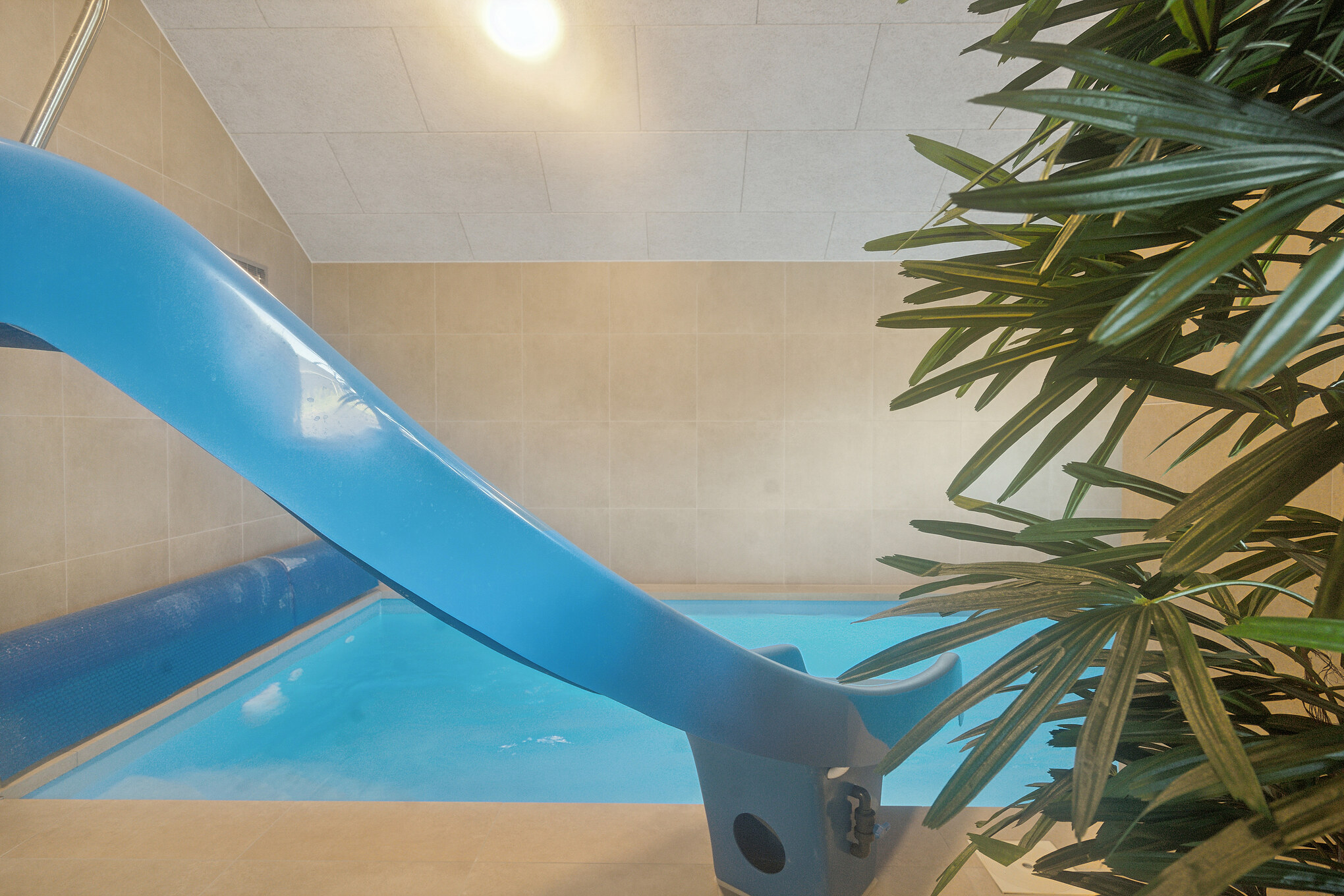 Den lækre pool i luksushuse nr. 662 til 18 personer