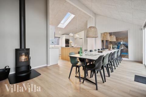 Det store lyse opholdrum i luksushus nr. 662 til 18.