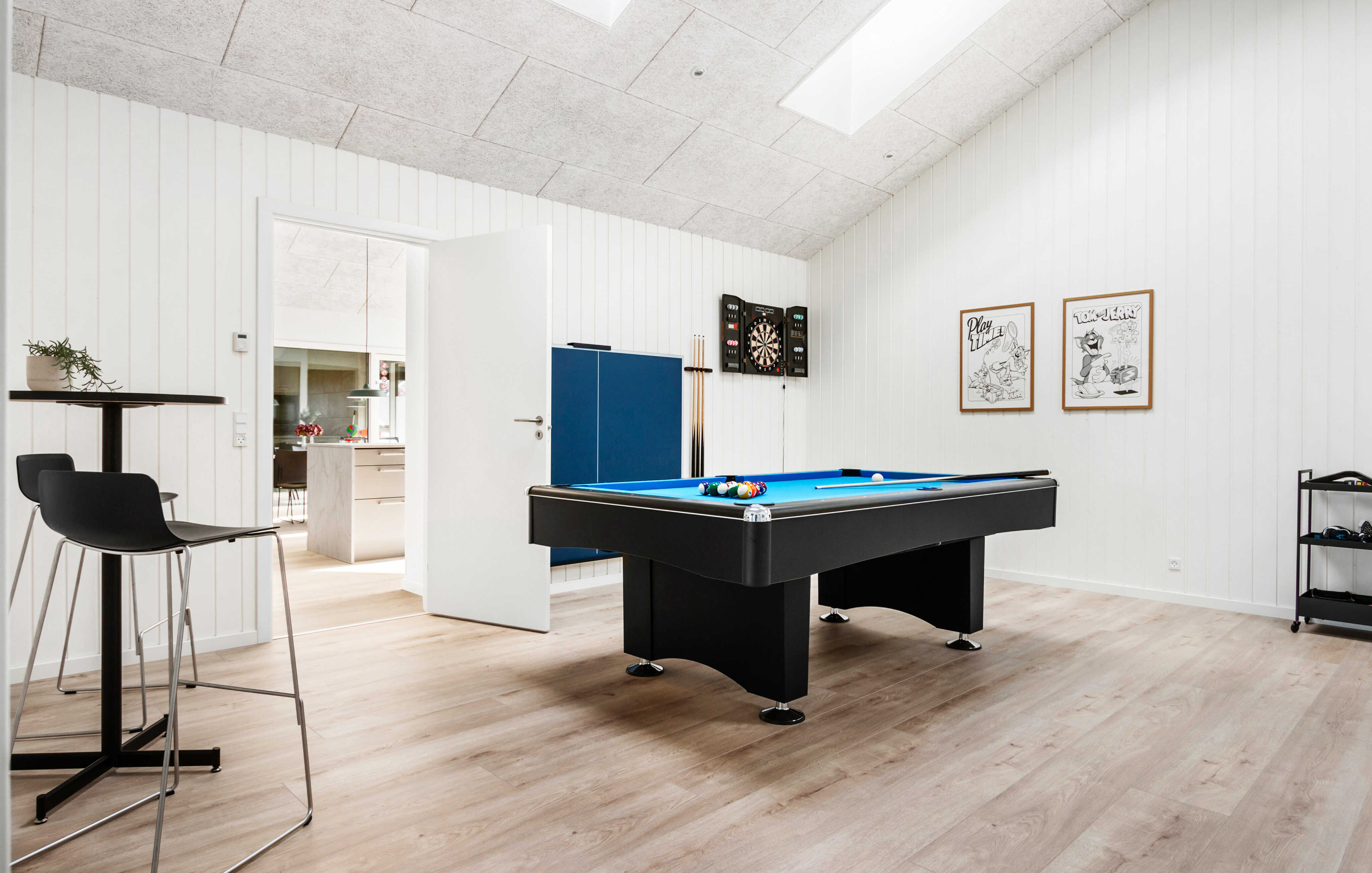 Ud over de mange timer, man kan bruge i husets pool-afdeling, så byder luksushus 682 også på billard/bordtennis og dart