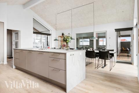 Køkkenet i luksushus nr. 682 er godt indrettet.