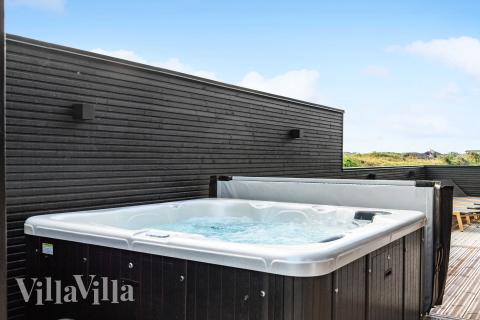 Nyd varmen i spaen i luksushus nr. 682 i Nordjylland