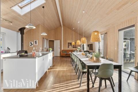 Køkkenet i luksushus nr. 220 er godt indrettet.