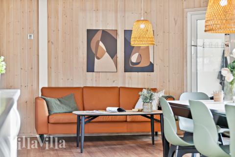 Sofahjørnet i luksushus 220 i Fyn og øer.