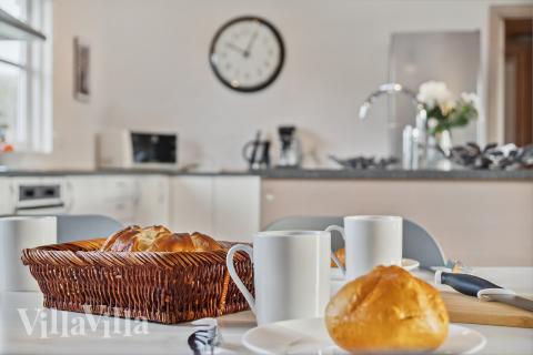 Køkkenet i luksushus nr. 221 er godt indrettet.