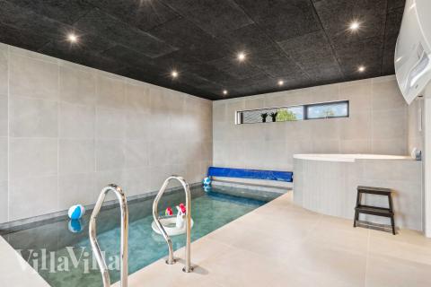 Tag en dukkert i poolen i luksushus nr. 684 i Limfjorden.