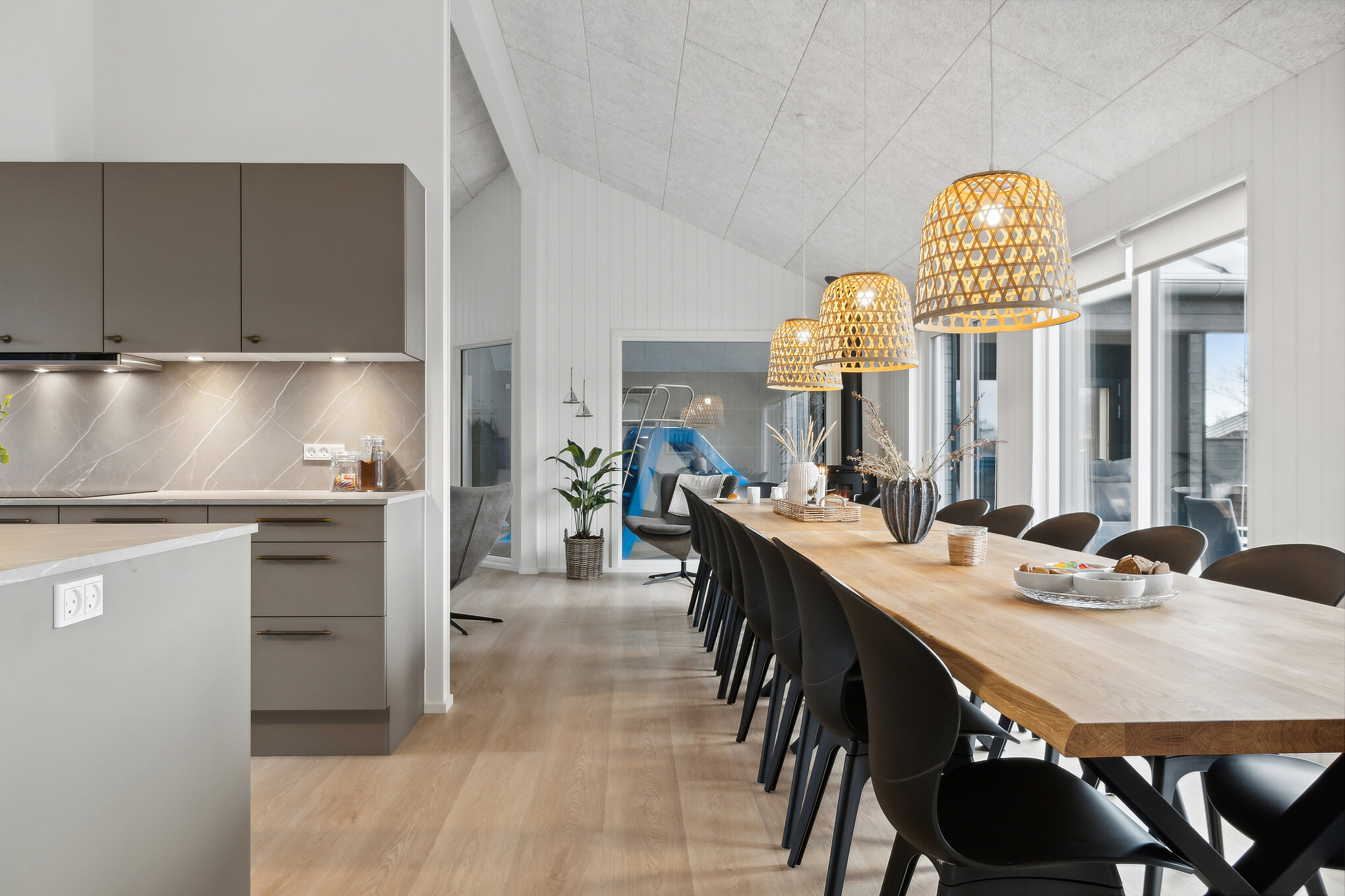 Det store lyse opholdrum i luksushus nr. 652 til 20.