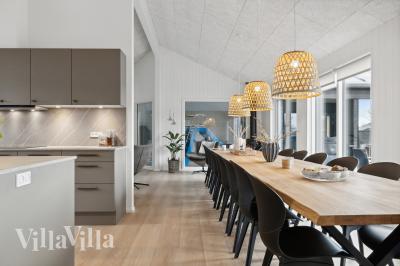 Det store lyse opholdrum i luksushus nr. 652 til 20.