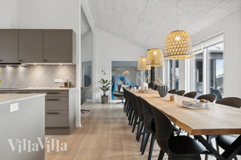 Det store lyse opholdrum i luksushus nr. 652 til 20.