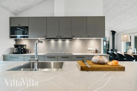 Køkkenet i luksushus nr. 652 er godt indrettet.