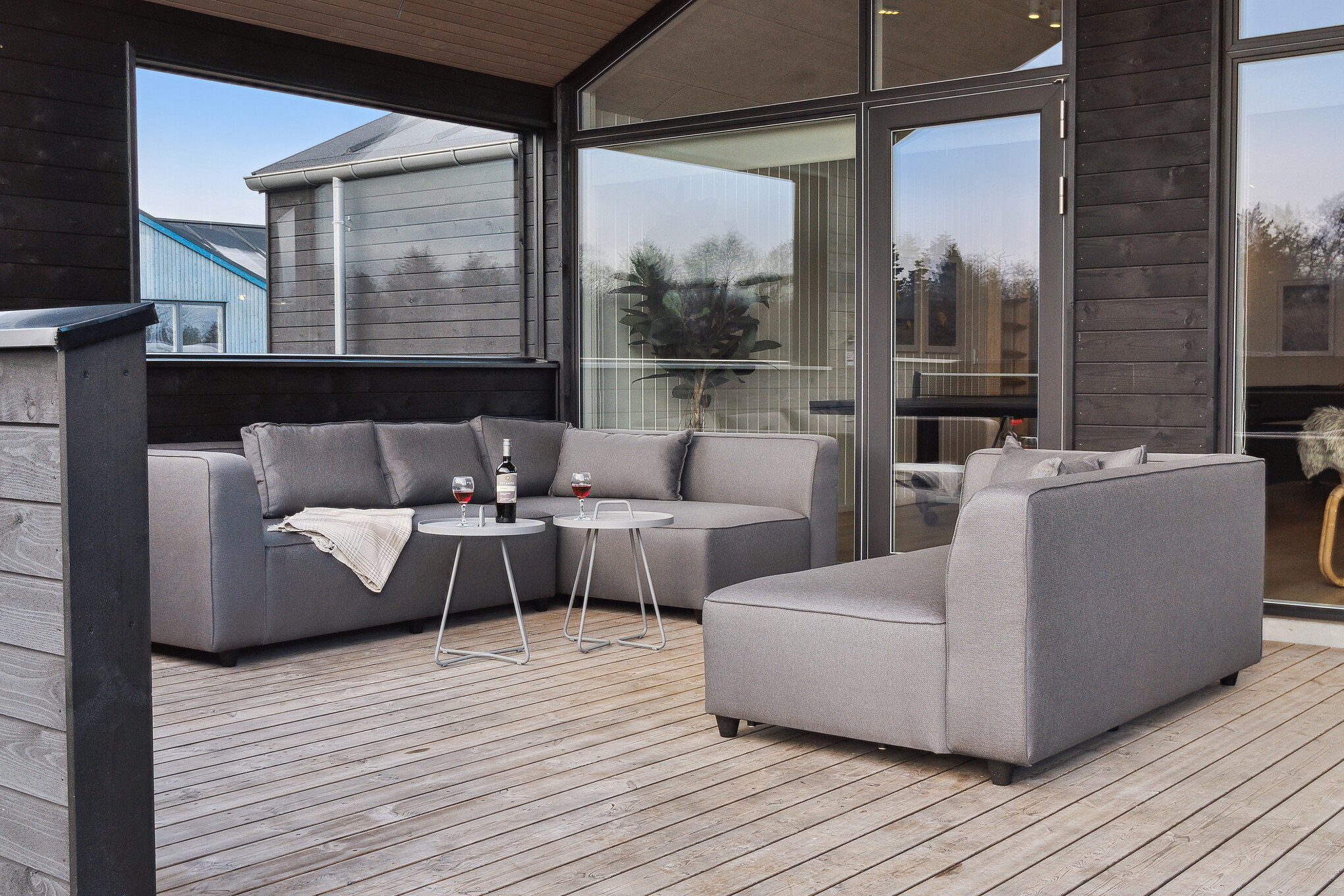 Luksushus nr. 652 har en dejlig terrasse med gode havemøbler til 20 personer.