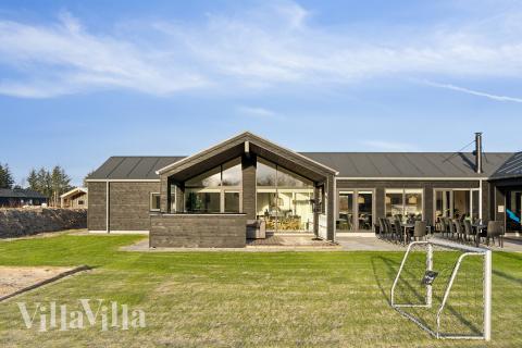 Ude-aktiviteter omkring sommerhus nr. 652.