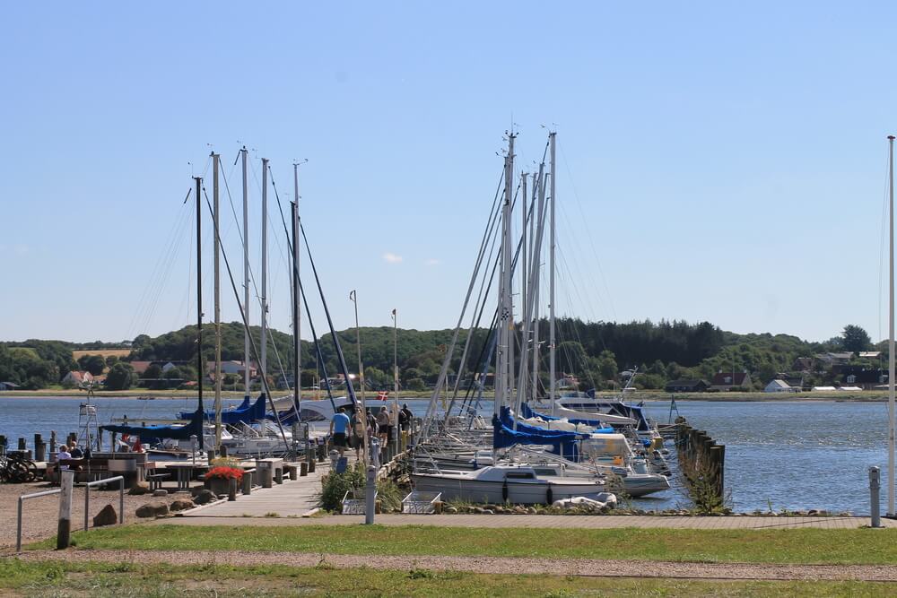 Den dejlige strand nær luksushus 684 ved Limfjorden.