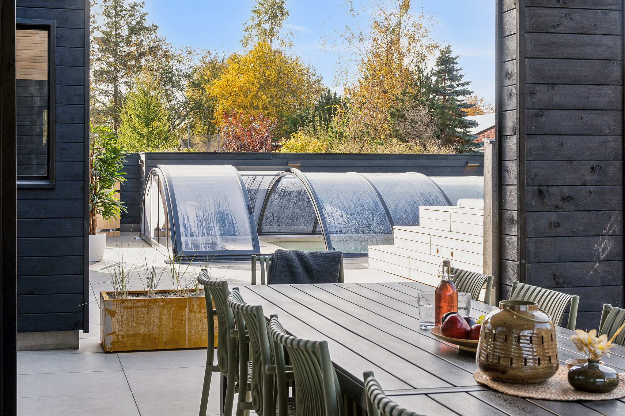 Luksushus nr. 686 har en dejlig terrasse med gode havemøbler til 32 personer.