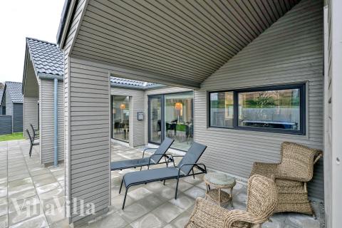 Nyd en grillaften på terrassen i luksushus nr. 770 i Tyskland