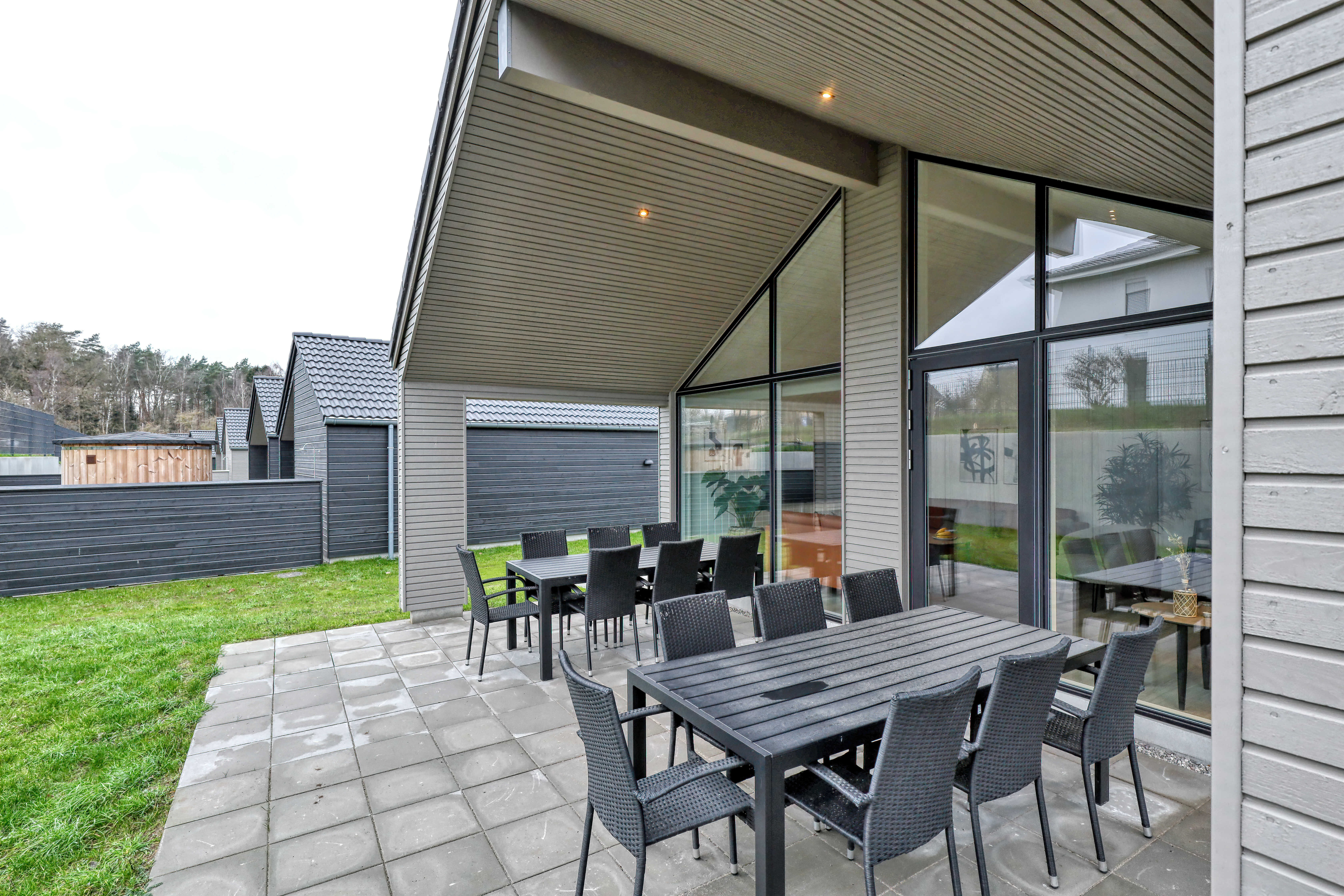 Luksushus nr. 768 har en dejlig terrasse med gode havemøbler til 14 personer.