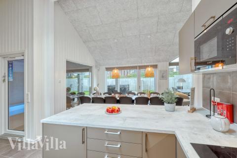 Køkkenet i luksushus nr. 767 er godt indrettet.