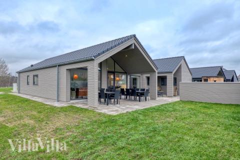 Dette skønne poolhus nr. 767 med plads til 14 personer ligger i Tyskland