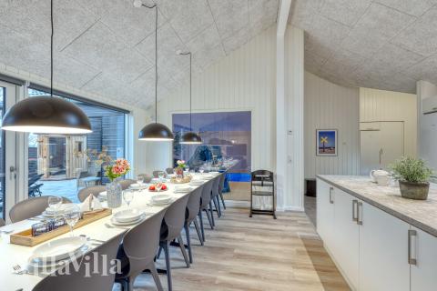 Opholdsrum med plads til 16 i luksushus nr. 760.