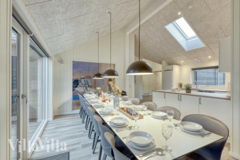 Det store lyse opholdrum i luksushus nr. 761 til 16.