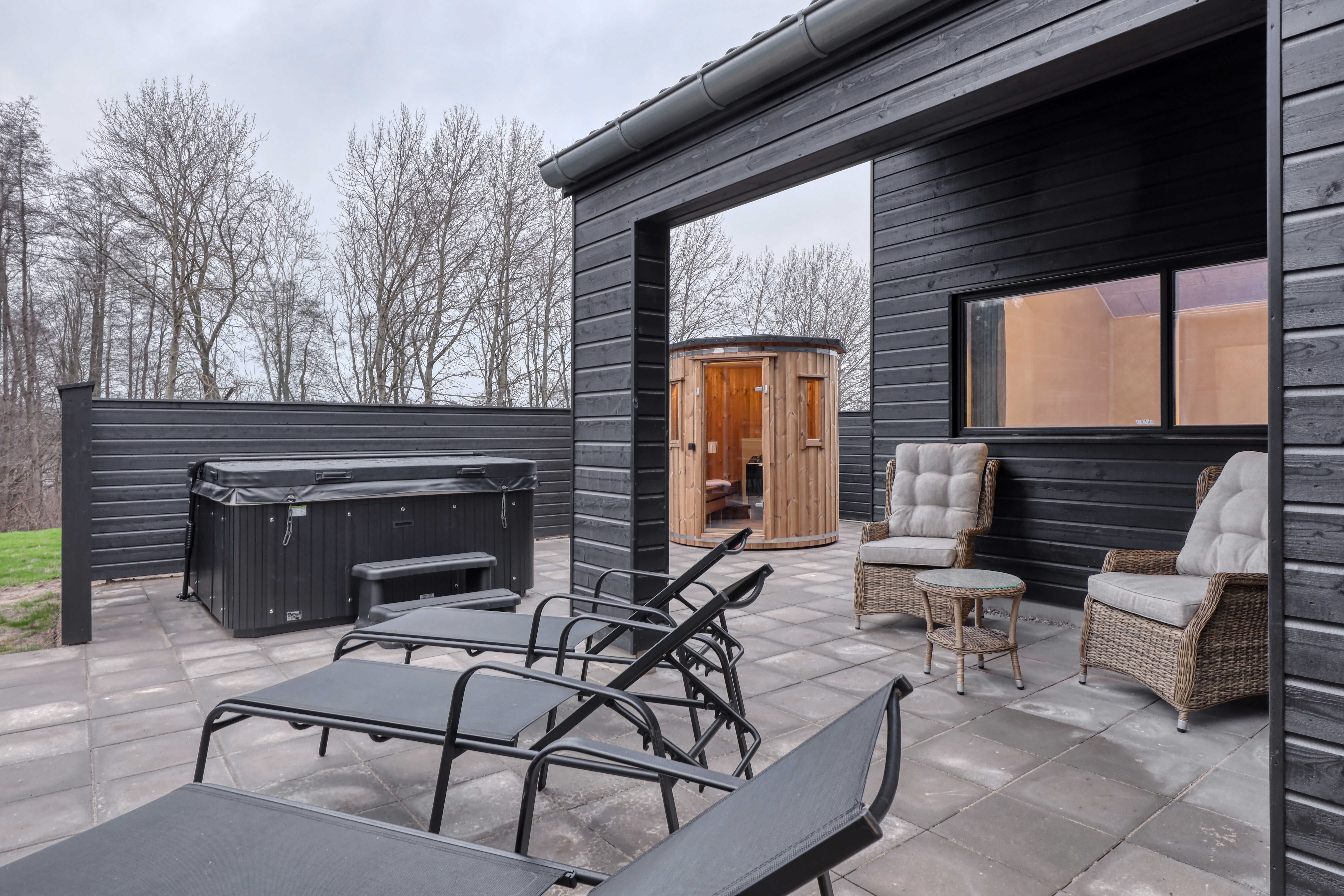 Luksushus nr. 762 har en dejlig terrasse med gode havemøbler til 16 personer.