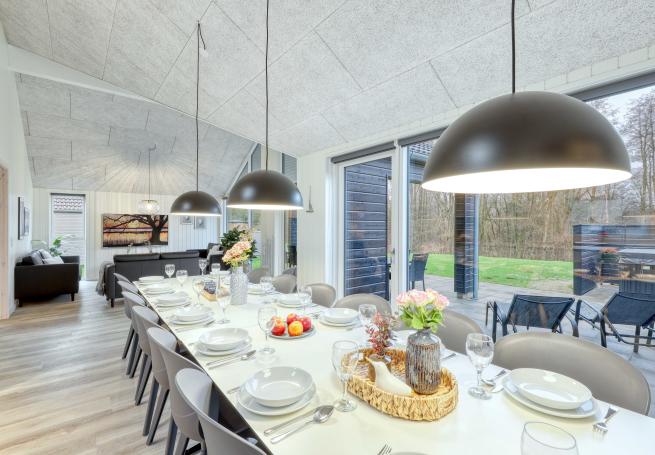 Det store lyse opholdrum i luksushus nr. 764 til 16.