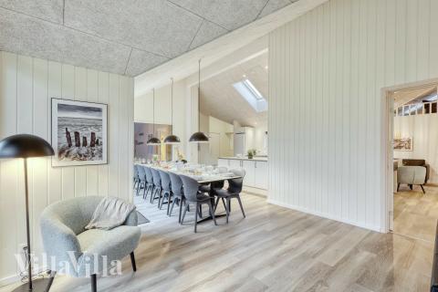 Opholdsrum med plads til 16 i luksushus nr. 764.